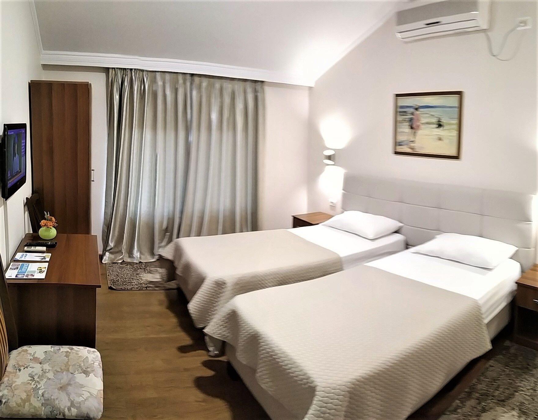 Hotel Viktoria Tirana Mjull-Bathore Экстерьер фото