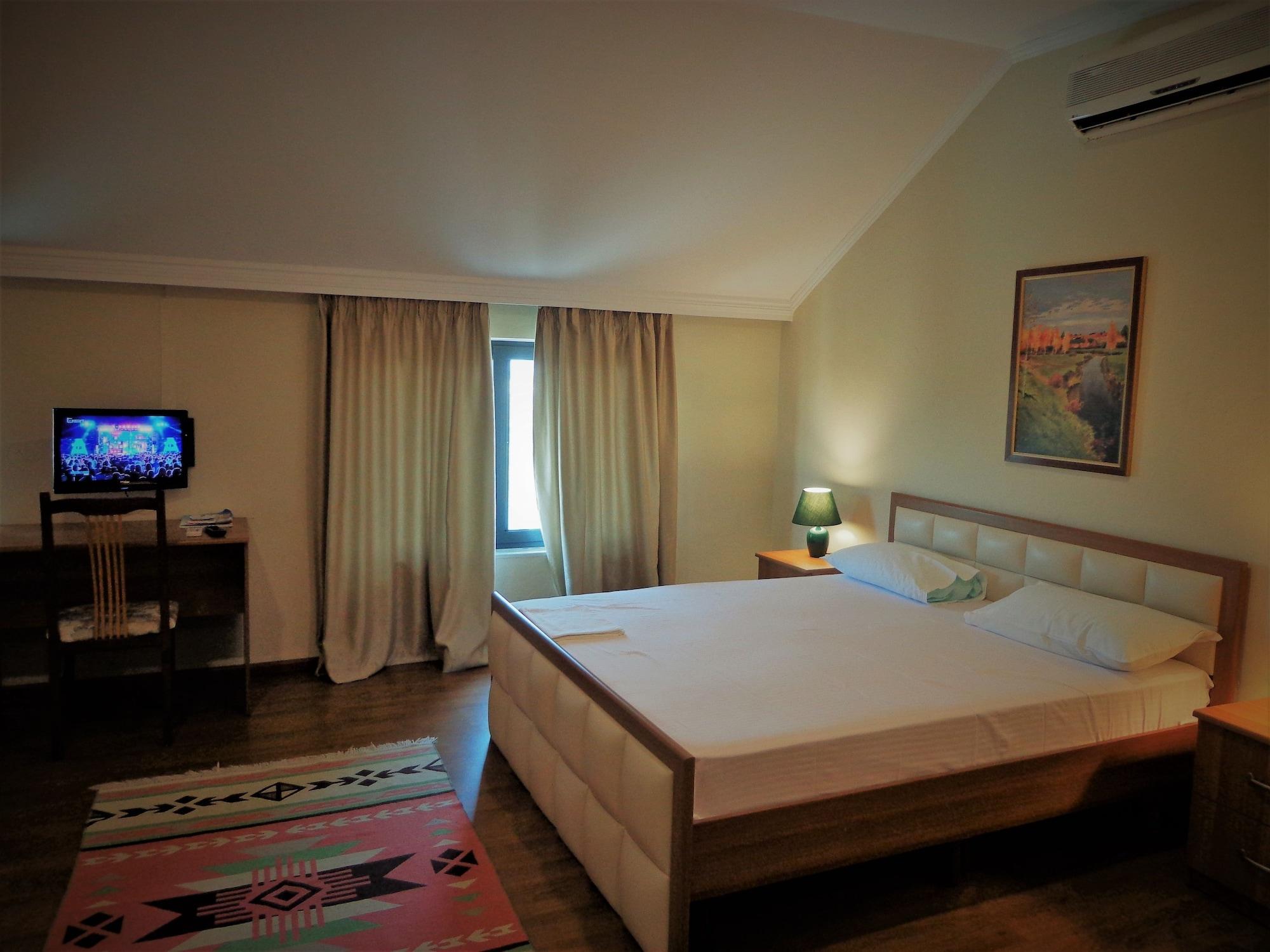 Hotel Viktoria Tirana Mjull-Bathore Экстерьер фото