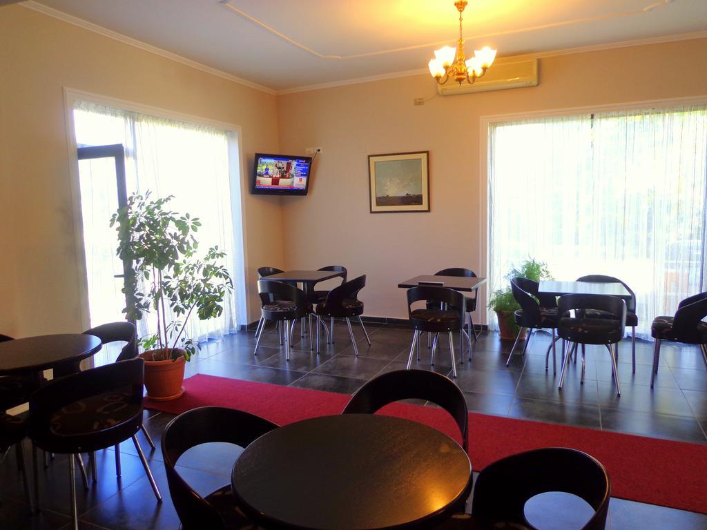 Hotel Viktoria Tirana Mjull-Bathore Экстерьер фото